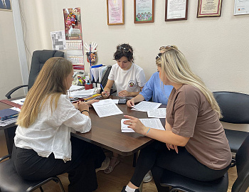 Сотрудники комиссии по делам несовершеннолетних и защите их прав Нижнесерогозского района Херсонской области посетили Гулькевичский район