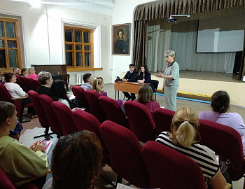 Вопрос правовой грамотности обсуждают на родительских собраниях в Новороссийске