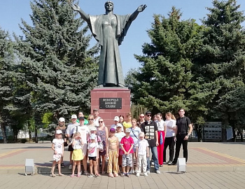 По приглашению главы Новопокровского района ребята Гулькевичского района приняли участие в мероприятии «День Урожая»