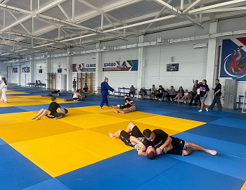 Для несовершеннолетних Кавказского района проведен мастер-класс по самбо