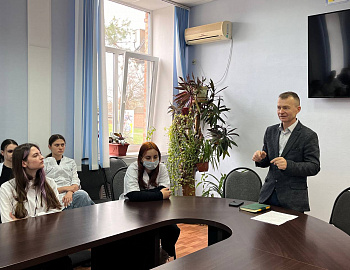 В Гулькевичском районе со студентами поговорили о кибербезопасности