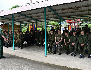 В городе Горячий Ключ дети приняли участие в военно-патриотических мероприятиях