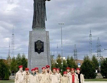 Школьники Гулькевичского района посетили выставку трофейного вооружения НАТО «Сила V правде – гордость и победа»