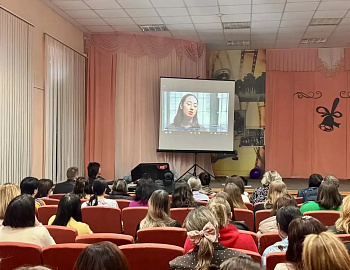 В Ленинградском районе проведено районное родительское собрание «Безопасность и ценностные ориентиры подрастающего поколения»