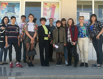 В Новороссийске подростки посетили спектакль "Список Шиндлера"
