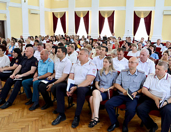 Комиссия по делам несовершеннолетних и защите их прав при администрации муниципального образования Кавказский район подвела итоги работы за первое полугодие