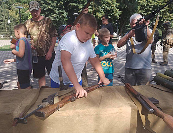 В Тбилисском районе прошла выставка военно-патриотического клуба «Авангард»