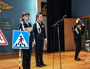 �� ������ ������ ������������� �����������, ����������� 50-����� ���� ����������� ��������