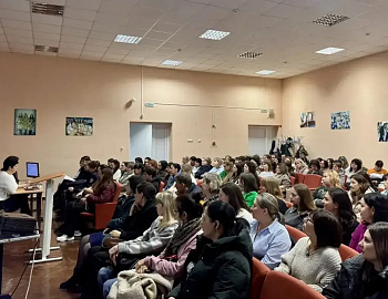 В Ленинградском районе проведено районное родительское собрание «Безопасность и ценностные ориентиры подрастающего поколения»