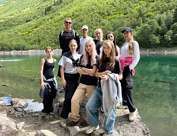 Подростки Гулькевичского района совершили однодневный поход в поселок Домбай