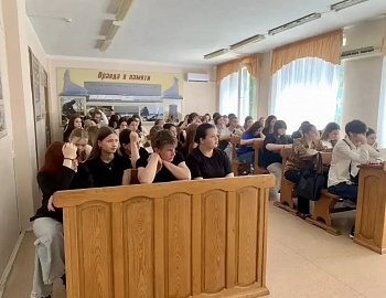 С анапскими студентами провели профилактическое мероприятие по соблюдению ПДД