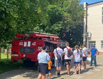 В Каневском районе в центральном парке культуры и отдыха для несовершеннолетних, состоящих на различных видах профилактического учета, проведен яркий фестиваль «Город 112»