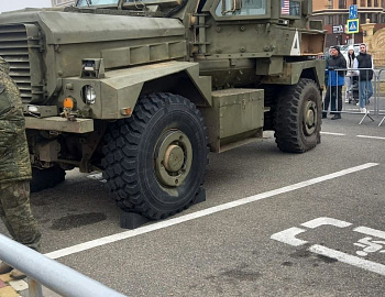 Школьники Гулькевичского района посетили выставку трофейного вооружения НАТО «Сила V правде – гордость и победа»