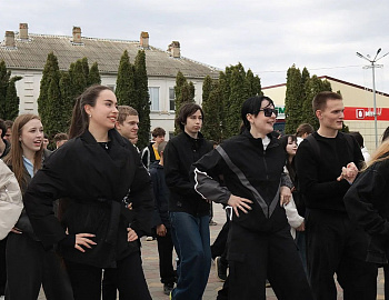 � ������������� ������ ��������� ������������� ��������������� ����� �10 000 ����� � �����