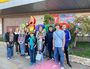В Карасунском внутригородском округе г. Краснодара для детей, нуждающимся в заботе государства, организован поход в кино и океанариум