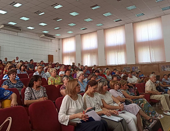 В Краснодаре прошла встреча с опекунами (попечителями) в рамках Всероссийской недели правовой помощи по вопросам защиты интересов семьи