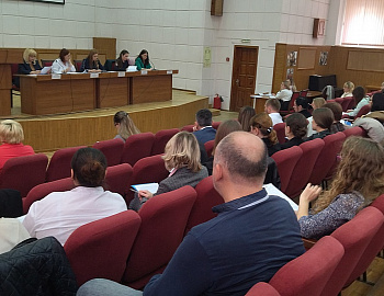 В Западном внутригородском округе города Краснодара проведено расширенное заседание комиссии по делам несовершеннолетних и защите их прав