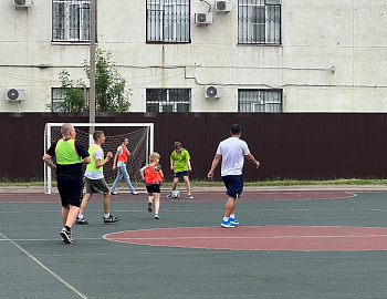 Краснодарские ребята попробовали свои силы с профессиональными игроками ФК «Екатеринодар»