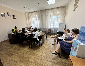 Подростки Крымского района приняли участие в театральной мастерской «Зажигаем звезды!»