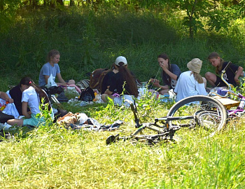 Для школьников Тбилисского района организован поход на берег реки Бейсуг