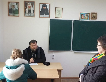 С трудными подростками Мостовского района провели беседу о вечных ценностях