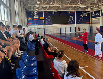 � ������������� ��������� ������-����� �� ����� � �����