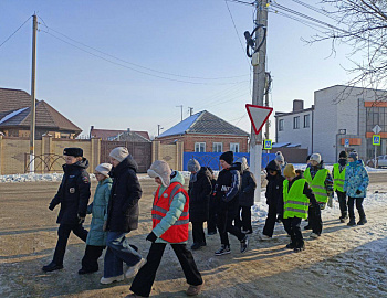 Для учеников начальных классов Гулькевичского района проведено мероприятие по соблюдению ПДД