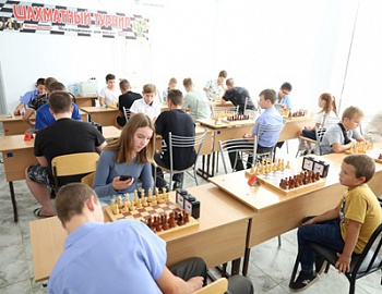 В Брюховецком районе подвели итоги организации летней занятости несовершеннолетних