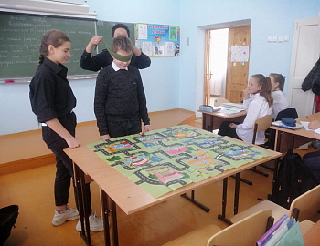 Сотрудники дорожной полиции провели игровой эксперимент с ребятами Абинского района