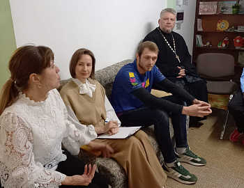 В Гулькевичском районе на заседании круглого стола обсудили с подростками вопросы российских духовно-нравственных ценностей