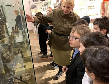 � ������ �������������� ���� ������������ ����������� � 80-����� ������������ �� �������-���������� �����������