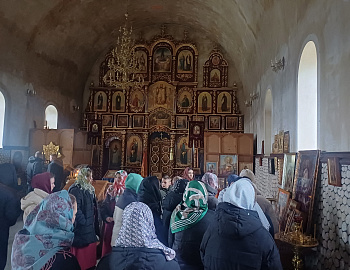 Несовершеннолетние Мостовского района посетили Архиерейское подворье при Воскресенско-Михайловском храме