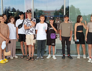 В Мостовском районе проведено киномероприятие «Стройка века»