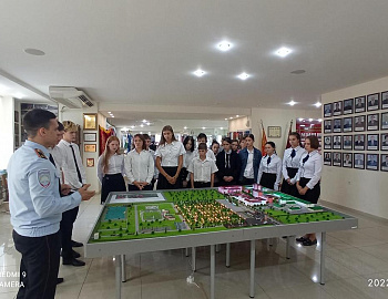 Воспитанники кубанских социально-реабилитационных центров посетили Краснодарский университет МВД