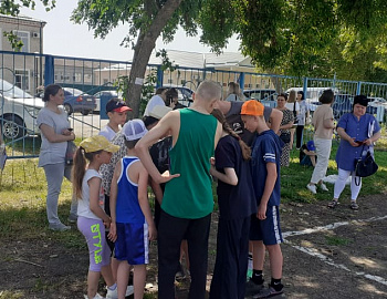 Спортивные мероприятия «Здравствуй, лето!» в Калининском районе