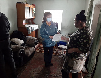 В Темрюкском районе продолжаются обходы отдельных категорий семей с целью обеспечения пожарной безопасности
