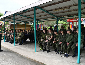 В городе Горячий Ключ дети приняли участие в военно-патриотических мероприятиях