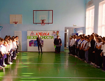 В Темрюкском районе продолжаются выездные профилактические рейды в образовательные организации